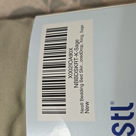 New Nestl Premium King Bedskirt  100% Polyester 14 Inch Drop In  Sage - Picture 4 of 4